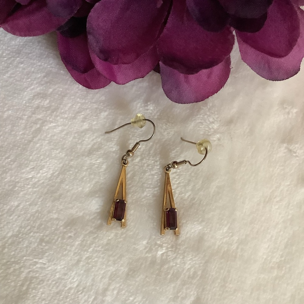 Vintage Avon Earrings - Picture 2 of 4
